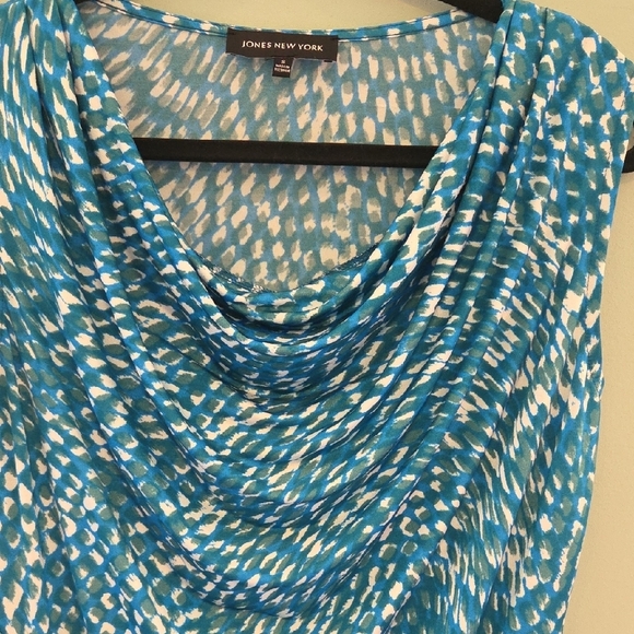 Jones NY Blue, White & Green Ocean Patterned Ruched Sleeveless Blouse Small - Picture 3 of 8